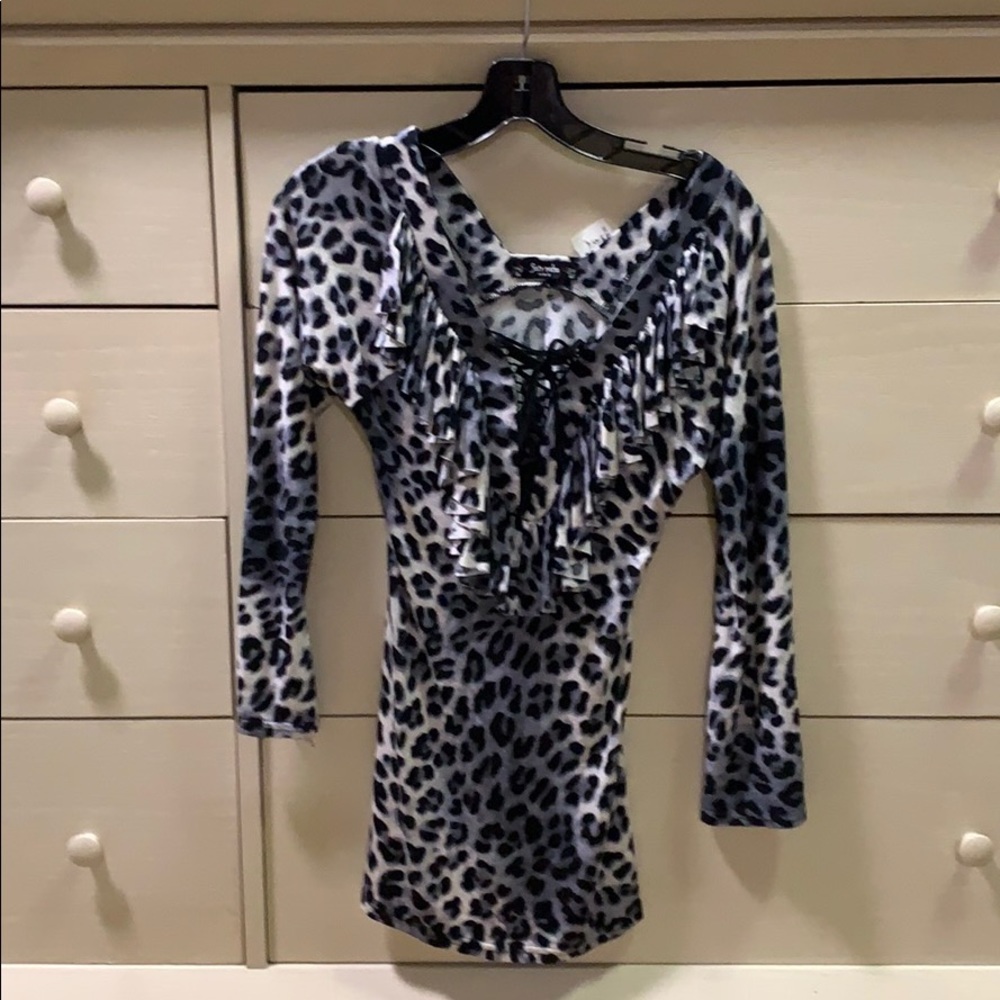 Designer Gregory’s leopard print top super cute